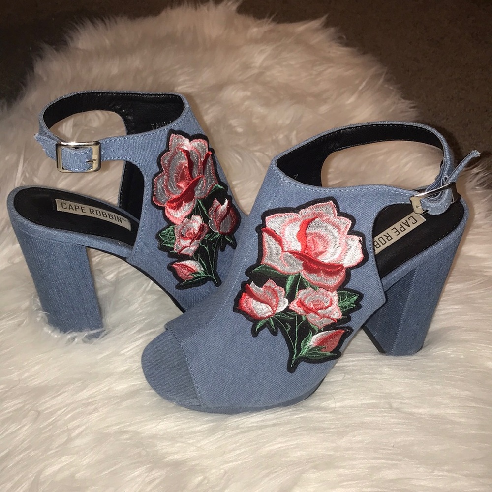 Cape Robbin denim heels with floral detailing sz 7